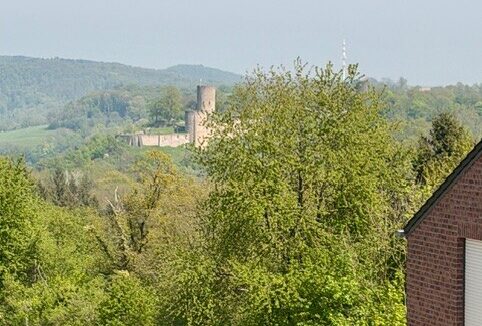 Haushälfte rechts - Blick vom Balkon nach Blankenberg