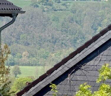 Haushälfte rechts - Toller Blick vom Balkon Richtung Bödingen