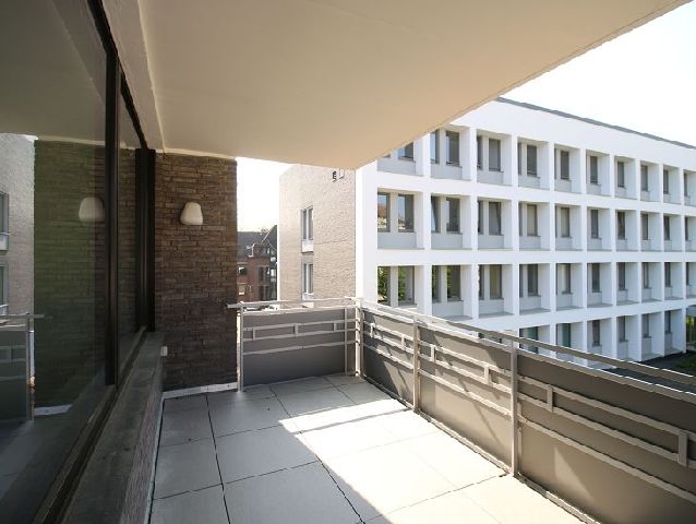 MODERNE 3-ZIMMERWOHNUNG MIT BALKON IN DER KREFELDER INNENSTADT ZU MIETEN - Foto 3