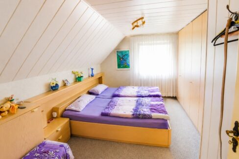 Erstes Schlafzimmer im DG