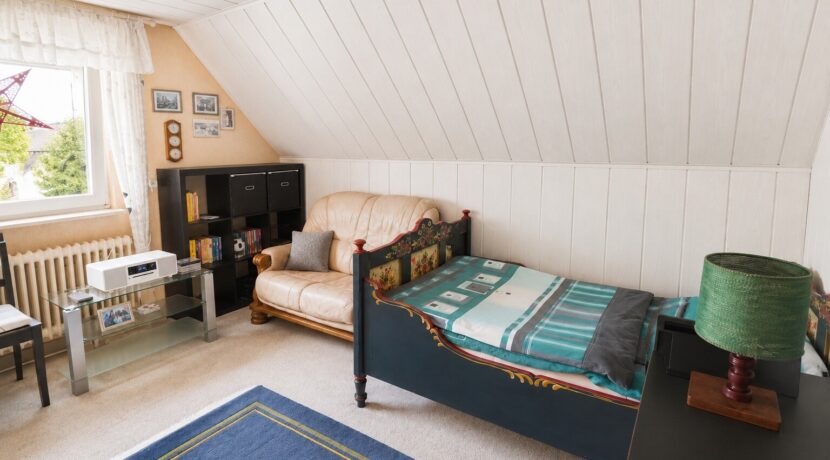 Zweites Schlafzimmer im DG