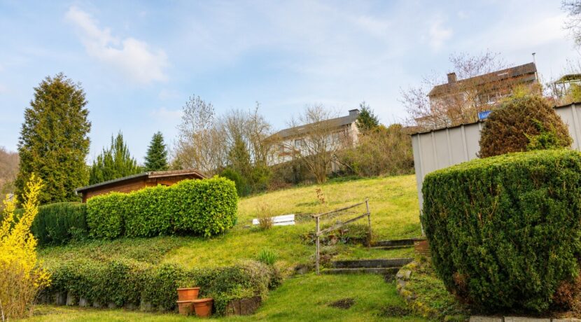 Das angrenzende Gartengrundstück
