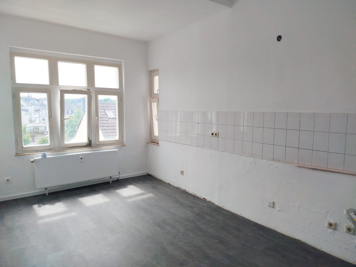 Heller Altbau mit Erker und viel Platz! - Foto 1