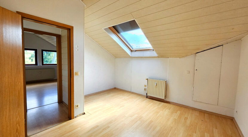 Schlafzimmer DG