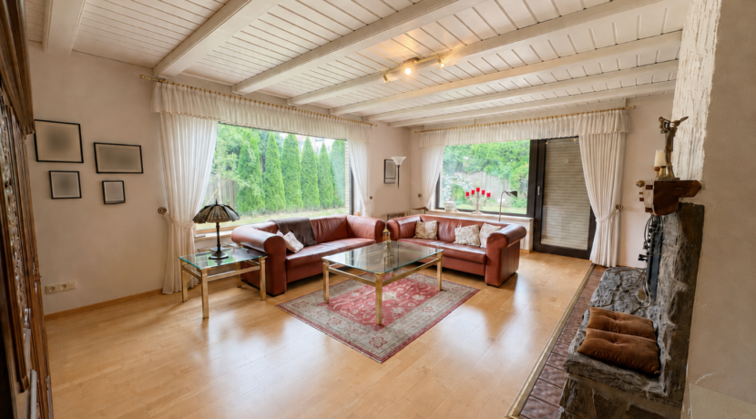 Wohnzimmer ( EG )