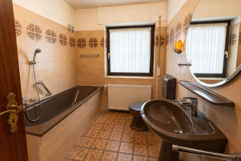 Badezimmer ( EG )