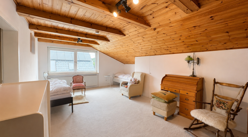 Wohnzimmer ( OG )