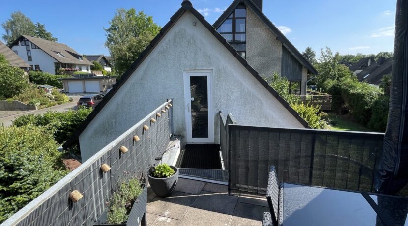 Brücke zum Raum über Garage