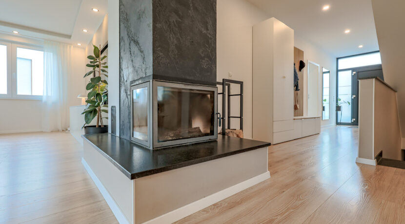 Kamin EG