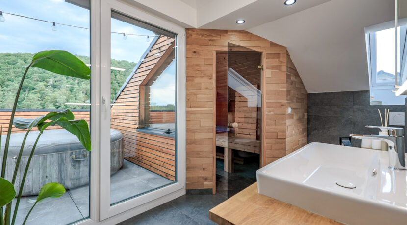 Badezimmer / Sauna OG