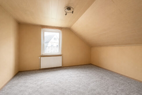 Schlafzimmer DG