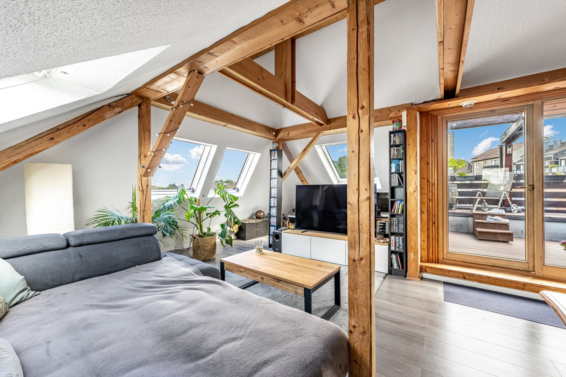 Außergewöhnliche Maisonettewohnung mit Dachterrasse und Weitblick
