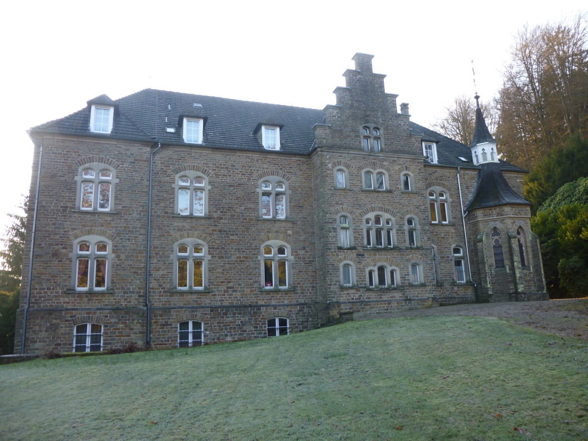Wohnen zur Miete in einer Burg? 4-Zimmer Wohnung in der Burg Volperhausen! - Photo 2
