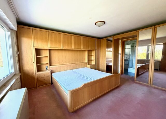 Schlafzimmer mit Bad en Suite (aktuell)