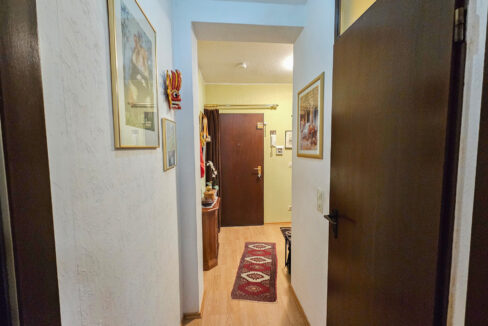 Wohnungsflur rechts