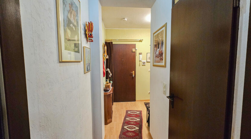 Wohnungsflur rechts