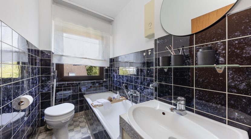 Badezimmer mit Tageslicht