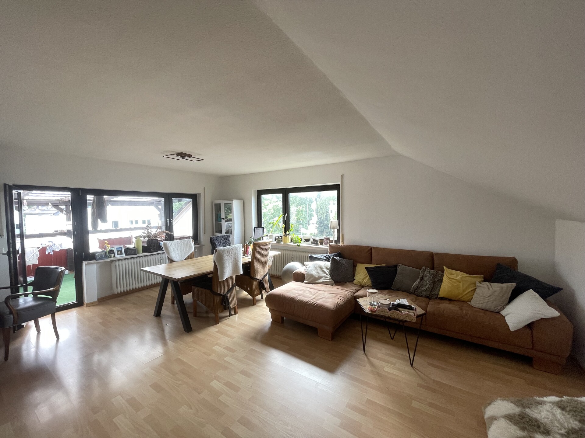 69 m² zum Wohlfühlen – Dachgeschosswohnung mit Stellplatz