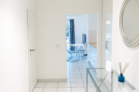 Entrée mit Blick zur Küche