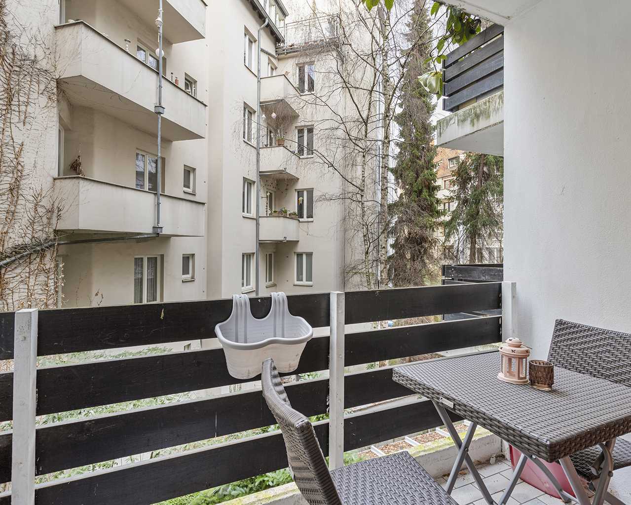 Gemütliche 2-Zimmer-Wohnung mit Aufzug und zwei Loggien in Düsseldorf-Pempelfort