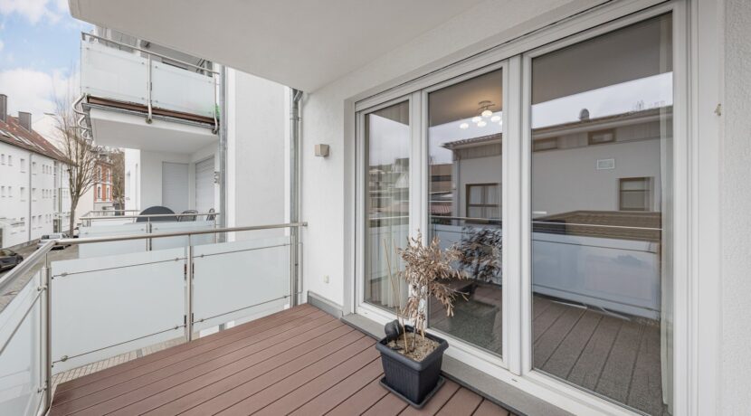 großzüger Balkon