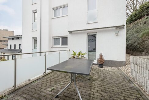 großzügige Terrasse