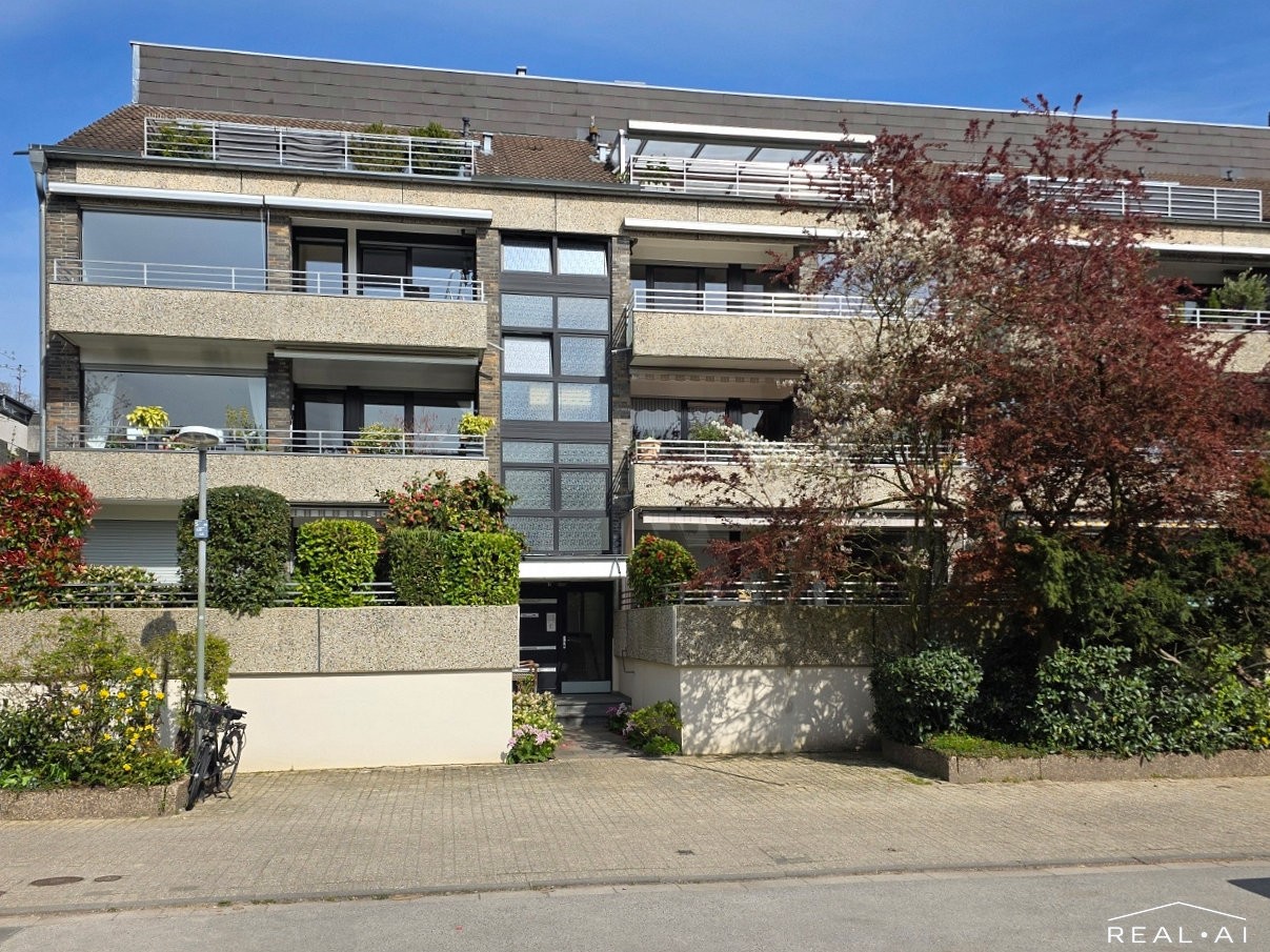 Gibt es nicht ? – Doch genau hier ! Klassische Terrassen-Wohnung in bester Lage von Norf