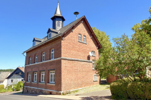 Straßenansicht