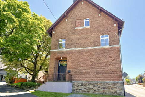 Seitenansicht / Eingang EG Wohnung