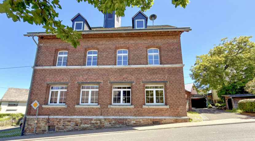 Straßenansicht