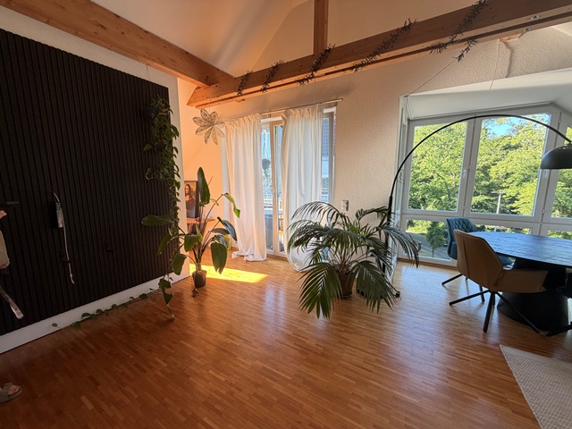Attraktive, lichtdurchflutete Maisonette-Wohnung am Bunten Garten - Photo 1