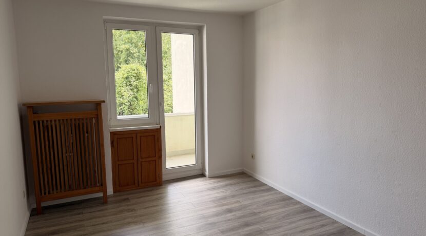 Wohnküche mit Blick zum Balkon