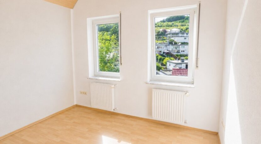 Zweites Schlaf-/Arbeitszimmer im DG (Foto I)
