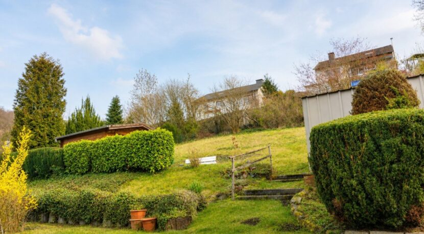 Das angrenzende Gartengrundstück