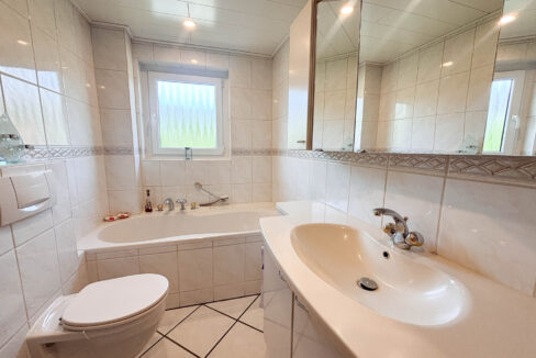 Badezimmer EG