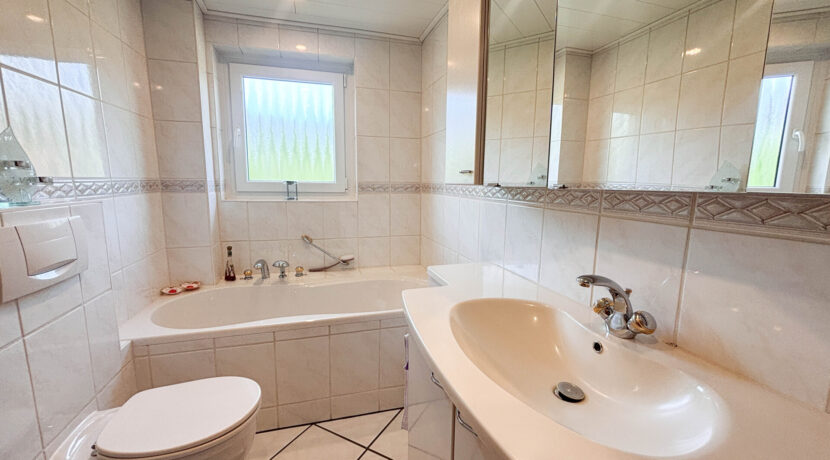 Badezimmer EG