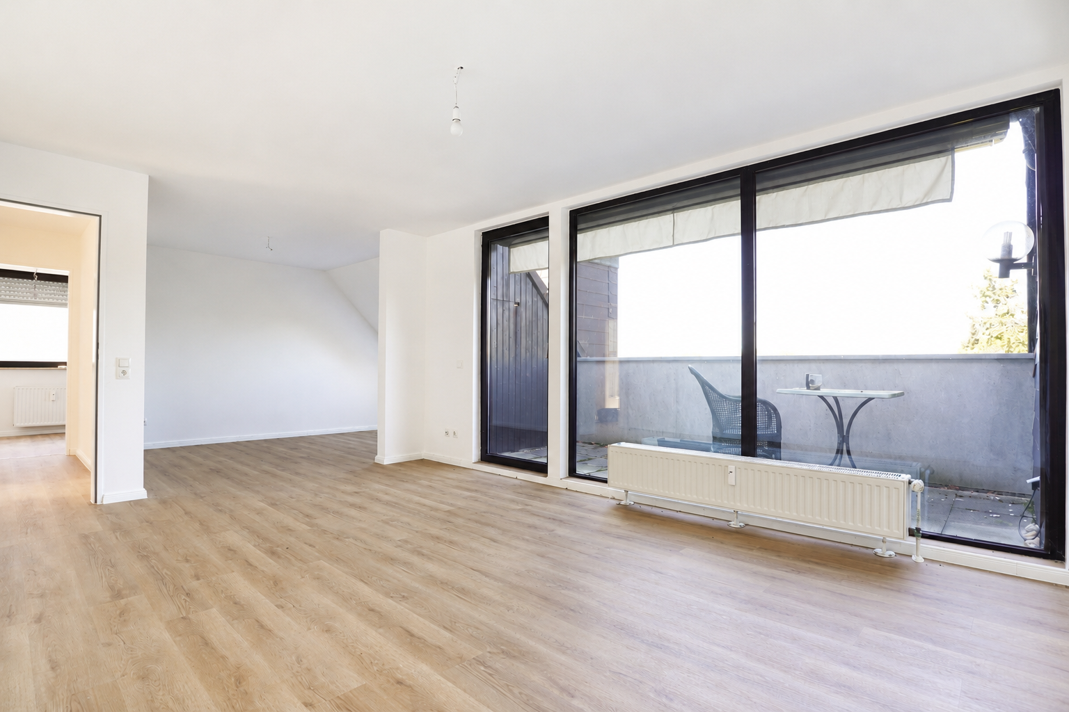 Gemütliche ca. 68m² große 2-Zimmer-Wohnung mit Loggia und Stellplatz in ruhiger Sackgassenlage - Photo 1