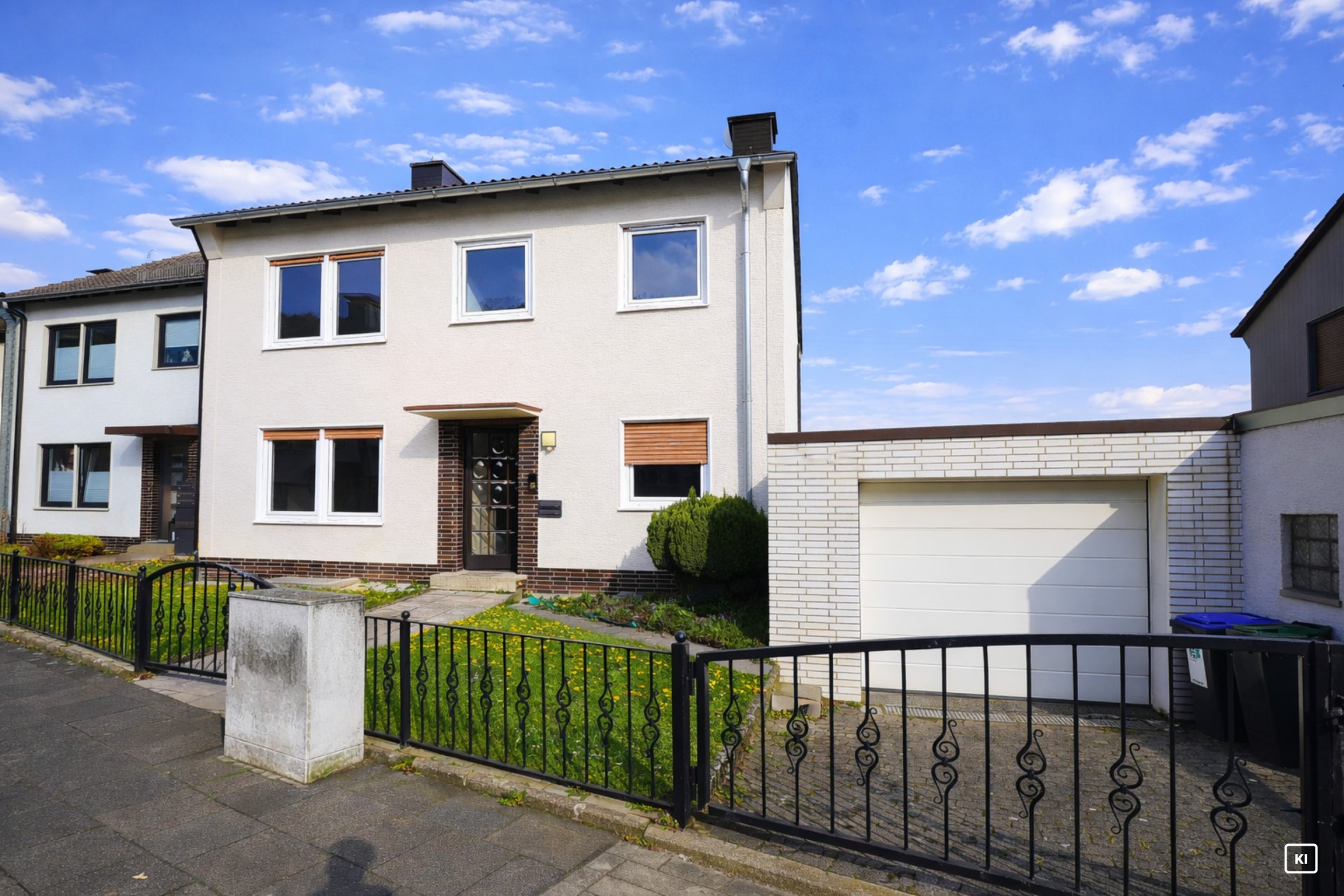 Keine Käuferprovision- ca. 145 m² großes Reiheneckhaus mit zwei Wohneinheiten in ruhiger Lage