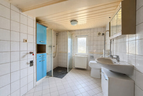 Badezimmer EG