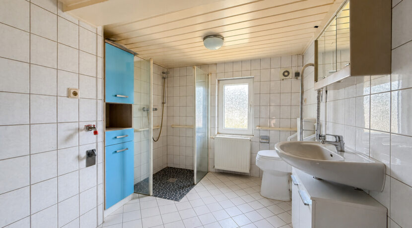 Badezimmer EG