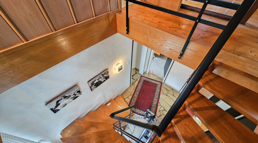 Treppe zum Dachgeschoss