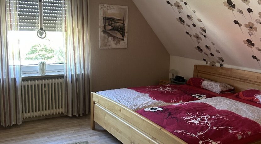Schlafzimmer DG