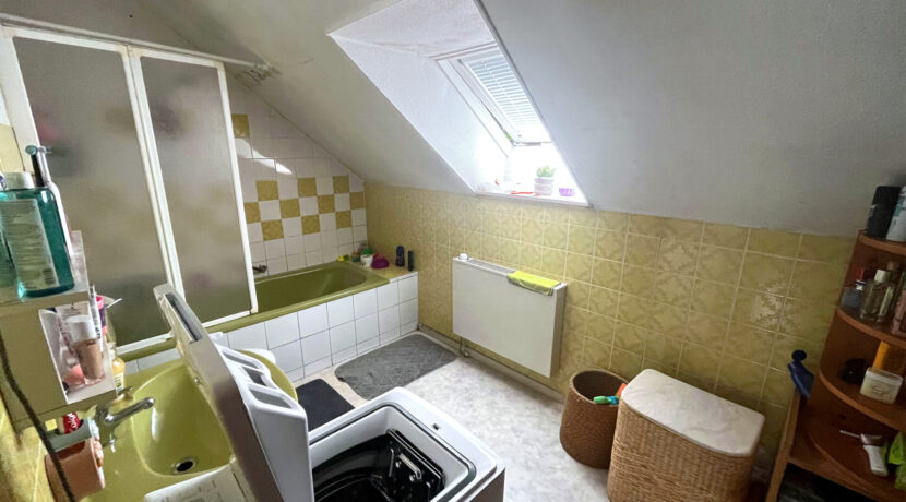 Badezimmer (DG)