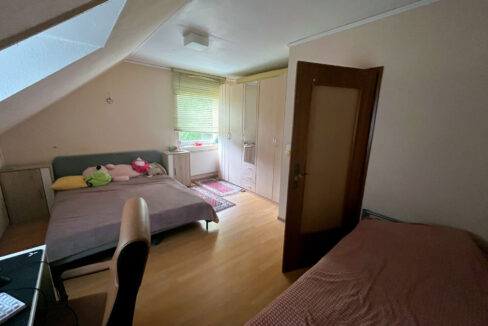 Schlafzimmer-1 (DG)