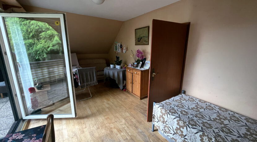 Schlafzimmer-2 (DG)