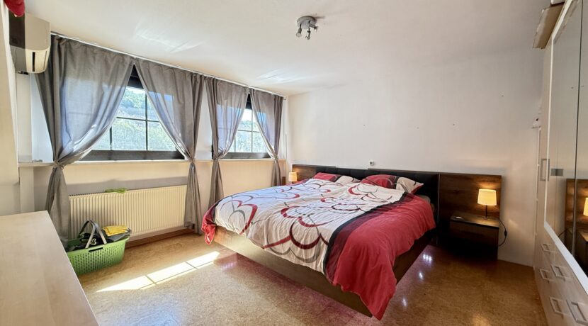 Schlafzimmer DG