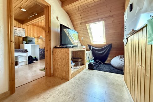 Durchgangszimmer/Kinderzimmer DG