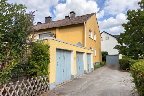 Zfahrt und Garagen