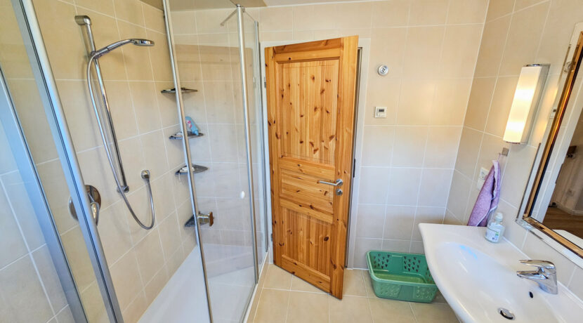 Badezimmer im DG