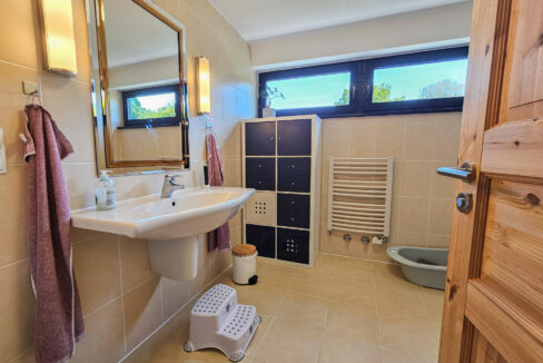 Badezimmer im DG
